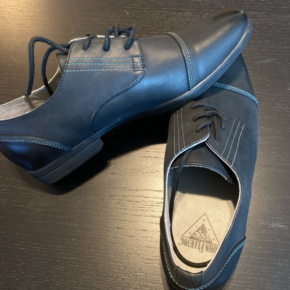 John fluevog dress shoes. BRAND NEW NEVER WORN
